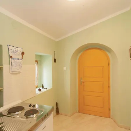 Apartment Gorgeous In With Kitchen Omisalj